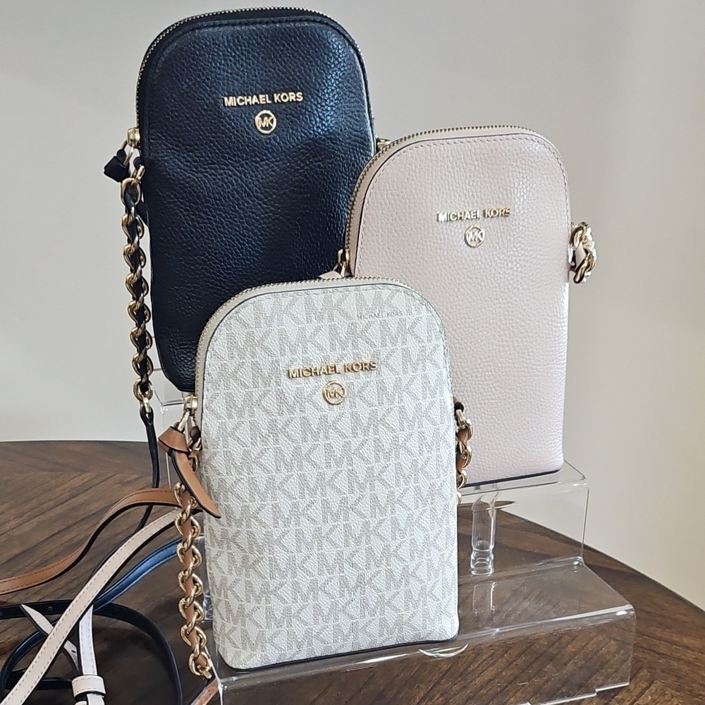 Michael Kors Women's Crossbody Bag - Black or Light Pink